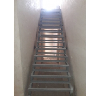 Металлическая лестница 0011Л